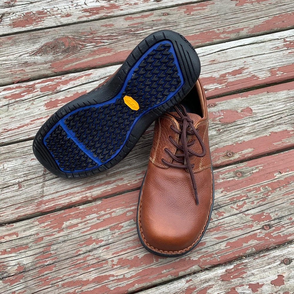 Hard Shell Men Shoes - Picture 3 of 4